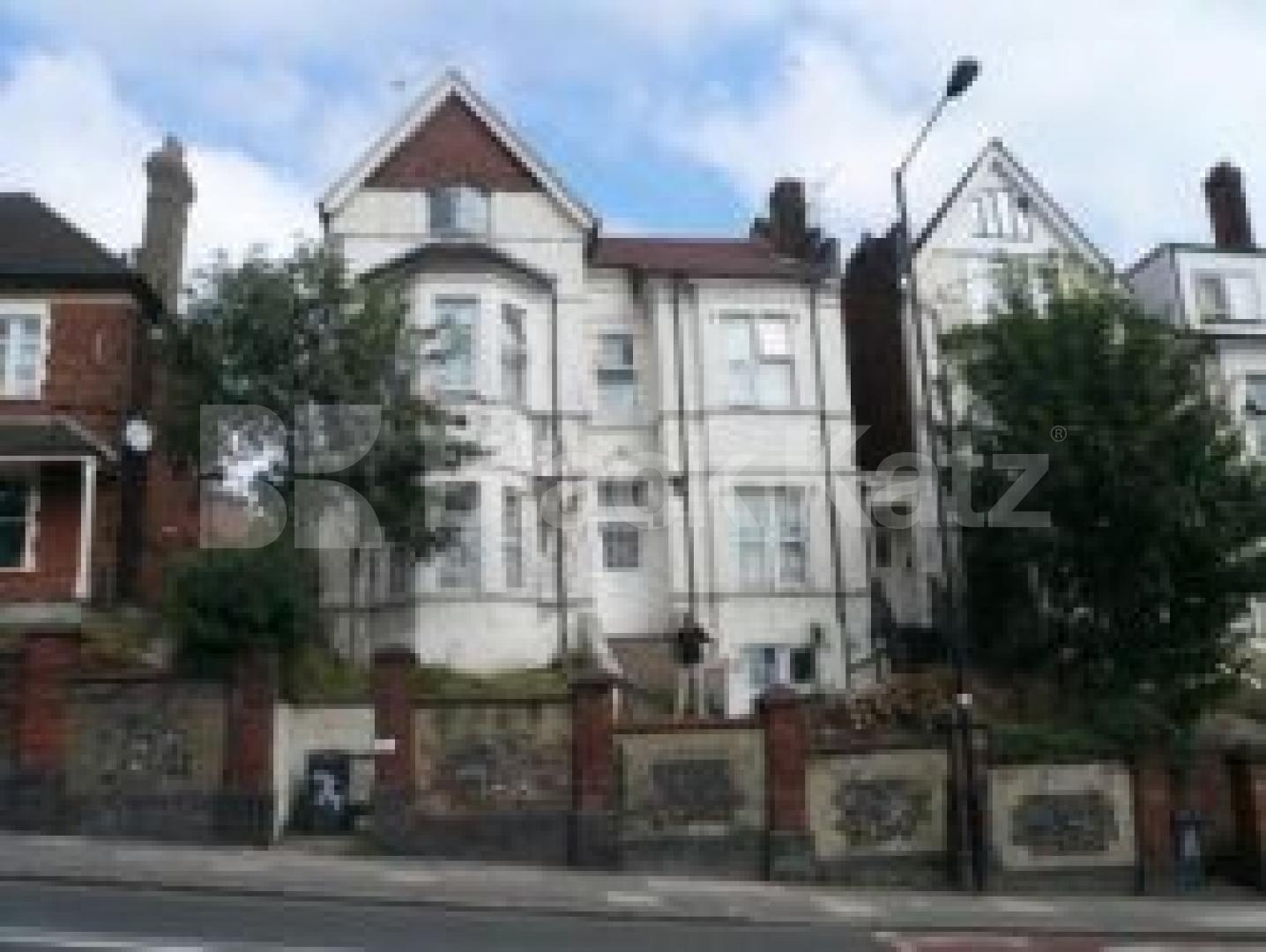 			LET!, 5 Bedroom, 1 bath, 1 reception Flat			 Muswell Hill, MUSWELL HILL
